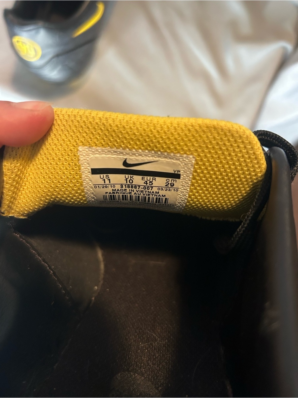 Nike Black Silver & Yellow Men's Soccer Cleats - Total 90 Style - Picture 7 of 7
